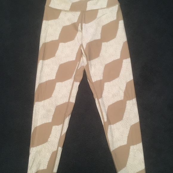 Aerie Move Leggings - Picture 2 of 5